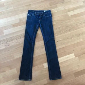 Diesel lågmidjade jeans bootcut straight - Straight legged jeans. Inte så stretch. Från diesel