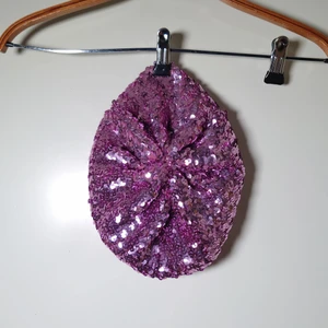 Paljettmössa - Rosa, stickad mössa med paljetter🌱