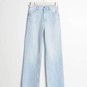 Säljer dessa ”Idun straight jeans” från Gina tricot, som jag endast använt en gång. De är avklippta för en längd på ca 165 cm. Nypris 599 kr, säljer då de aldrig kommer till användning.