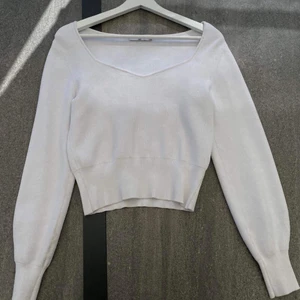 Vit topp NA-KD - Endast använd vid ett tillfälle! Storlek M 