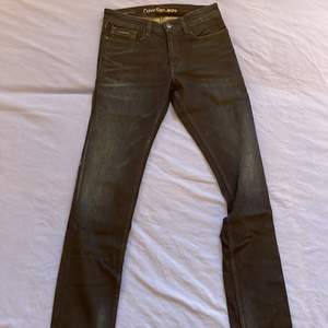 Mörkblåa skinny jeans från Calvin Klein skick 8/10 nypris 1000kr