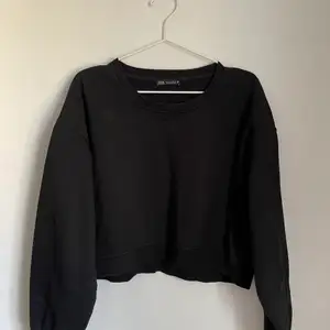 Croppad sweater från zara, storlek L 