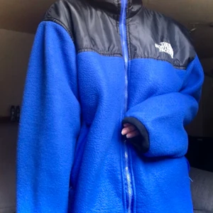 North face Fleece - Tänkte kolla intresset igen på min gortex fleecee från Northface. Är många intresserade blir det budgivning. Köp direkt för 500