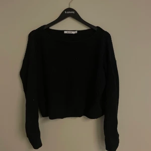 Stickad tröja  - Säljer denna stickade tröja från nakd i storlek xs 💞