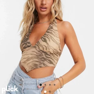 Halternecktopp  - Jättefin halternecktopp från Asos, aldrig använd!