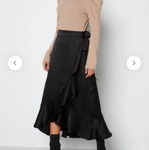 Satinkjol från Vera Moda, 120kr - Svart satinkjol från Vera Moda, knappt använd. Nypris 559kr
