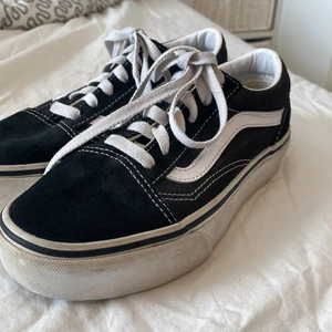 Vans of the Wall  - Vans skor som används 3 gånger. Rengorda