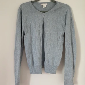 Ljusblå kofta  - Fin ljusblå kofta som jag inte längre får någon användning av💙💗i