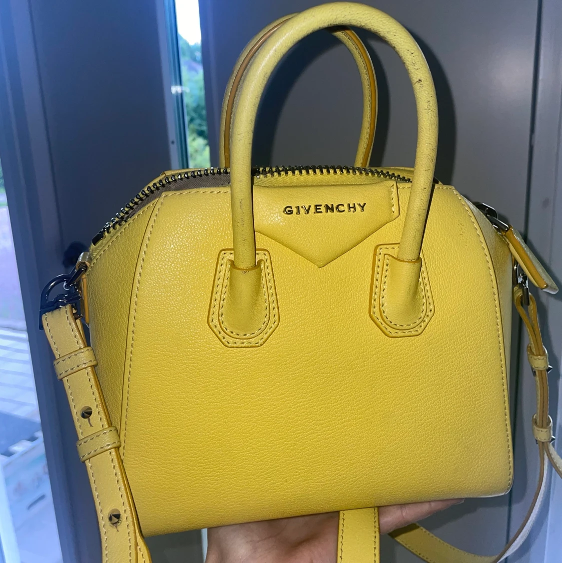 Givenchy antigona small