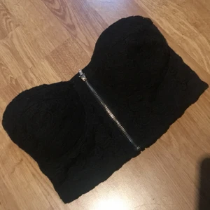 Bh/topp spets  - Bh/topp från Nelly. Oanvänd. 