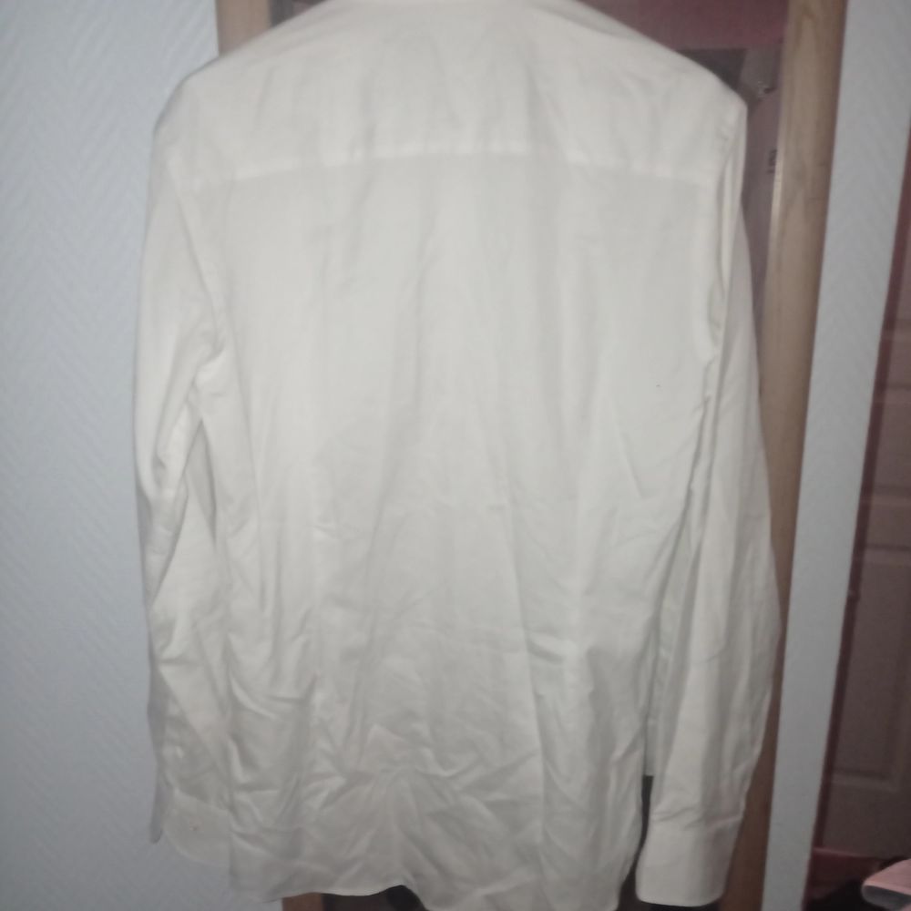 T Dino OXFORD 100% bommul. Large SLIMFIT Nypris 899 i butik. Skjortor.