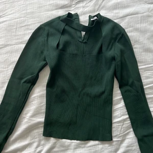 Zara tröja - Säljer för den inte kommer till användning. I väldigt bra skick