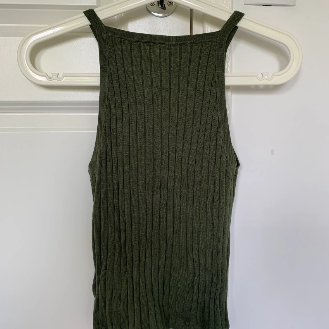 Ribbad khaki grönt linne - 90