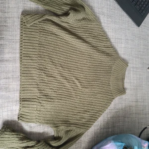 Hm stickad tröja xs - Köpt på hm knappast använd