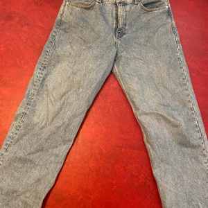 Weekday jeans - Bra skick gott som nya. Weekday galaxy sök upp så kan ni se hur dom sitter på( väldigt breda)