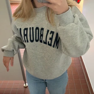 Grå sweatshirt  - Fin och skön sweatshirt💗