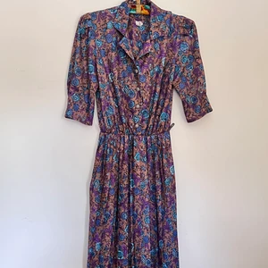 Vintage klänning  - Blommig vintage klänning i storlek 36. 66/99kr frakt