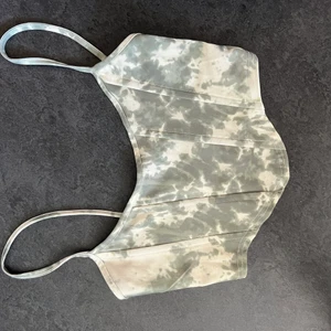 Korsett top i grönt-batikmönster - Strl 40/M