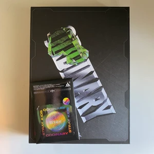 Stray Kids Oddinary Kpop Album - Allt som kom med i albumet ingår å det e i perfekt skick :)