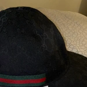 Gucci keps strl L - Använda fem gånger. Köpt detta år