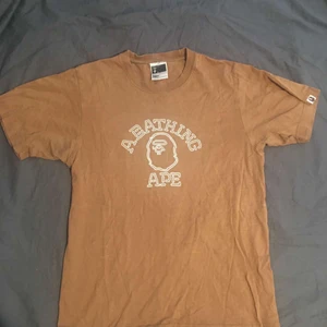 Bape T-shirt  - Bape T-shirt i storlek S 