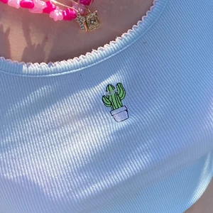 Ljusblått gulligt linne💙 - Säljer detta söta linnet! Köpt i Kroatien 2019 och är super skönt och jättefint! Storlek small