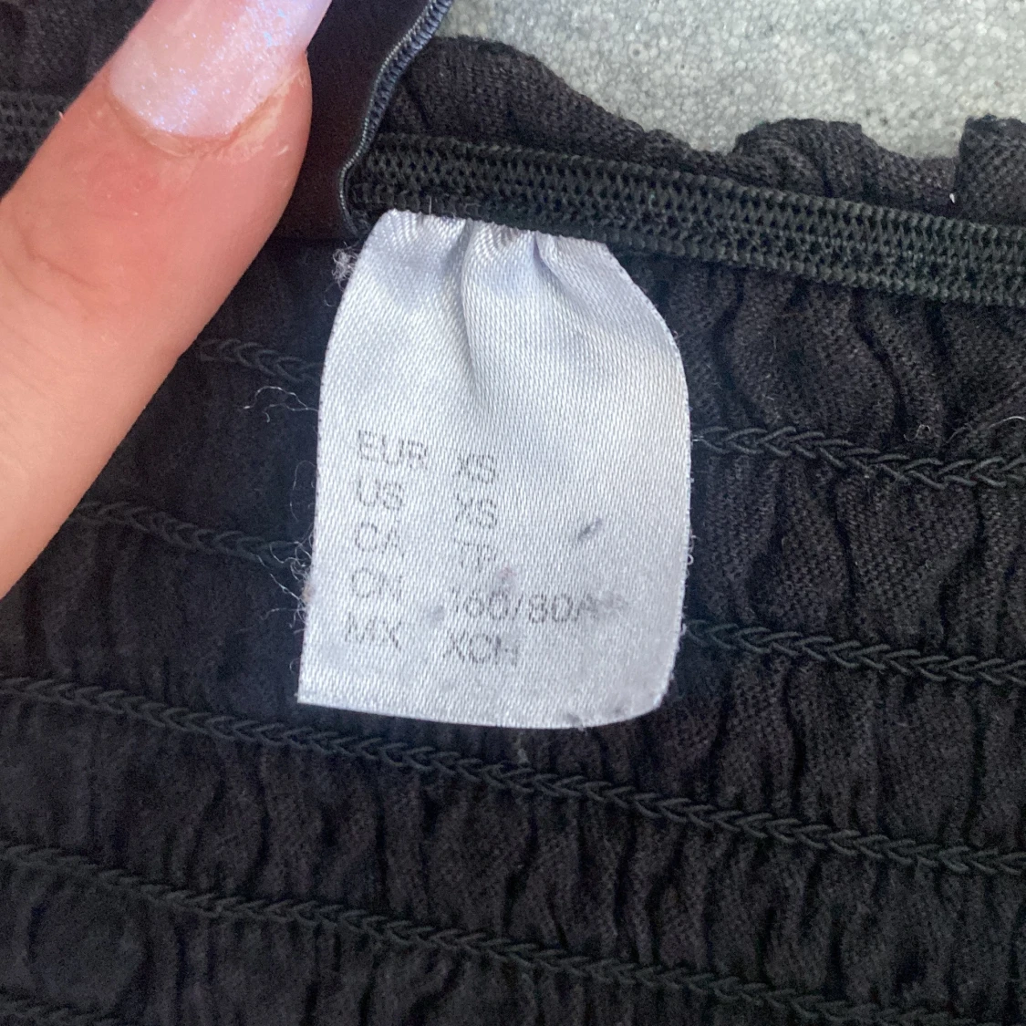 Svart töjbar tröja - 90