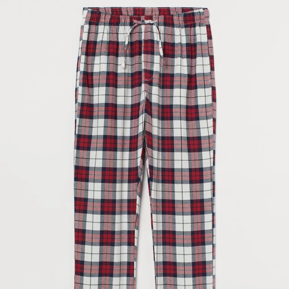 Rutiga pyjamasbyxor från HM. Lånade bilder! Endast testade. Nypris: 199kr. Jeans & Byxor.