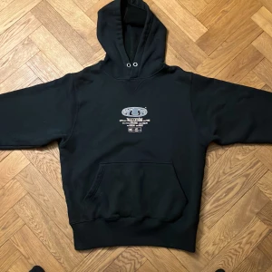 Eytys - Eytys hoodie köpt på eytys för två år sedan 1600 skick 09/10