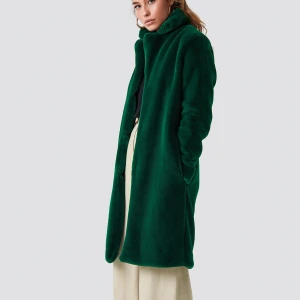 Smaragdgrön fejkpäls Rut & circle - Supermjuk och skön! Storlek S Kan mötas upp annars betalar köparen frakten 