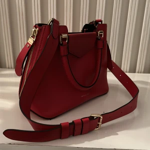 Michael kors i nyskick  - Knappt använd Michael kors. Nypris ca 5000:- 