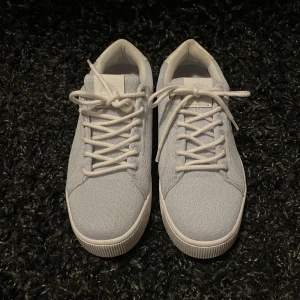 Ljusblå timberland sneakers  - Helt oanvända sneakers från timberland. Inköpspris ca 1200kr - Strl 38