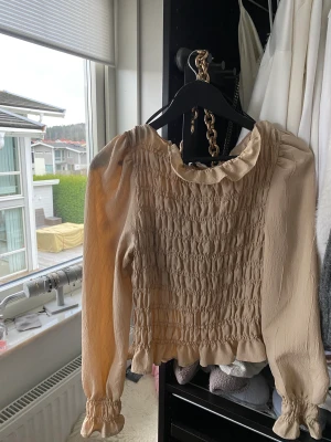 fest blus - Superfin topp som inte är riktigt min smak längre