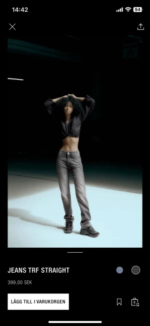 zara mid rise straight jeans - använda ett fåtal gånger då dom är för små!  ordinarie pris 399kr