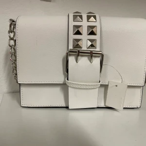 Handväska - Helt oanvänd handväska 