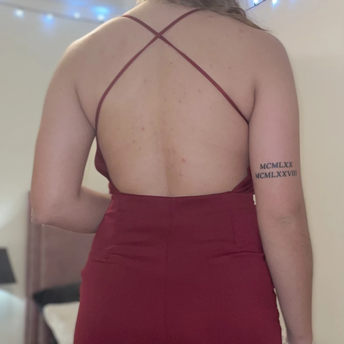 Vinröd klänning - 90