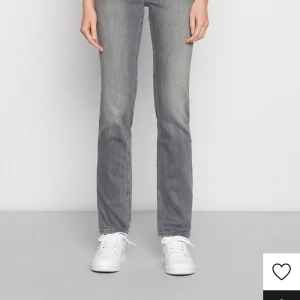 Pepe jeans  - Säljer mina dunder snygga jeans då dom blivit försmå för mig😘