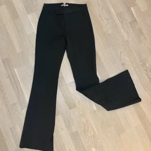 Kostymbyxor - Kostymbyxor från Sanne Alexandra, knappt använda.