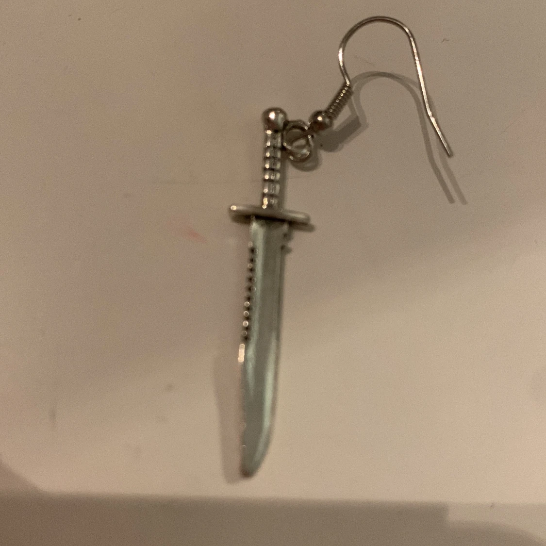 Säljer dom här kniv öron hängarna  - 90