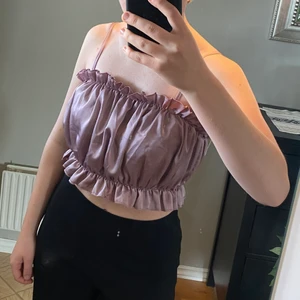 Fest topp  - Lila topp från SHEIN i storlek S. Aldrig använt, väldigt stretchigt och luftigt  material. 💜💜