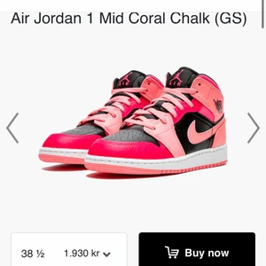 Jordans 1 Mid - Säljer dessa supersnygga oanvända skor för det inte kommer till användning. Har vanligt vis stolen 38 men köpte de i 38,5.