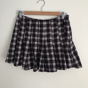 Kjol forever21 - Söt från kjol från forever21. Dragkedja i sidan. Bra skick.