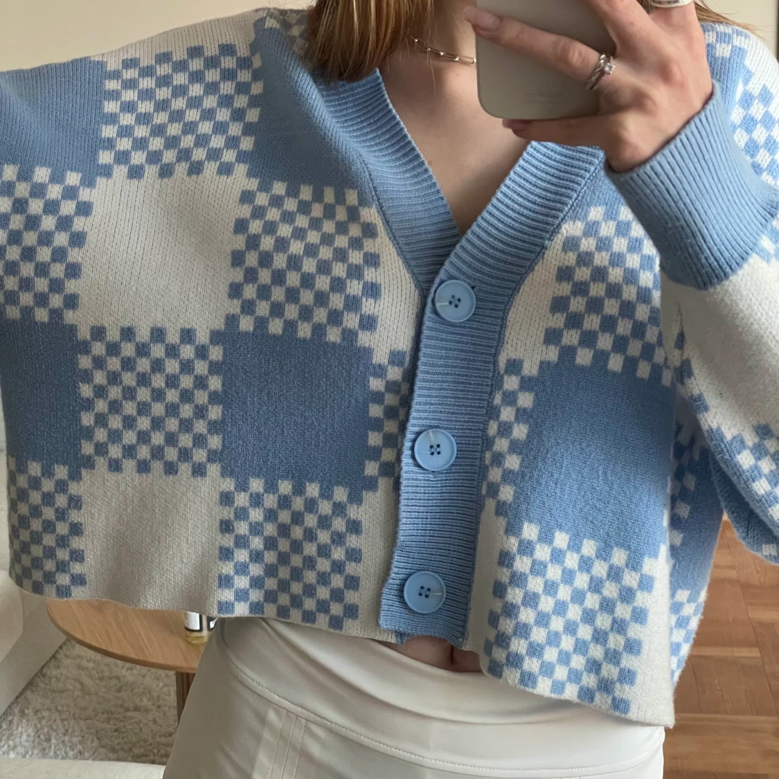 Vit och blå kofta - 90