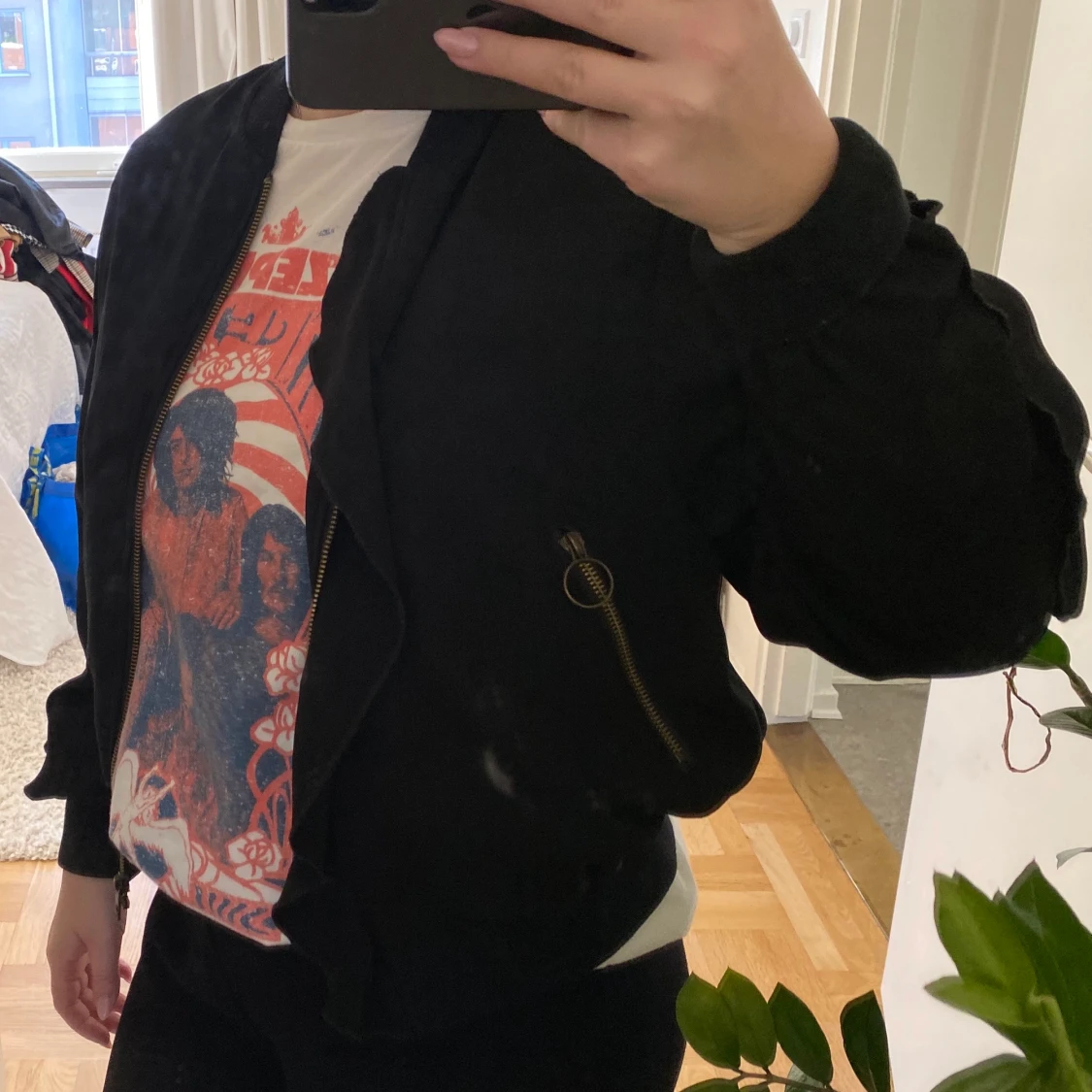 Bomberjacka med volang