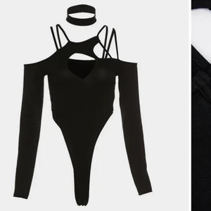 Emo stil topp (bodysuit) - Säljer nu denna super coola lite emo stil bodysuit topp i färgen svart. Bilden är lånad men kan absolut skicka fler bilder om man skulle vilja det😊… Köparen står för frakten!