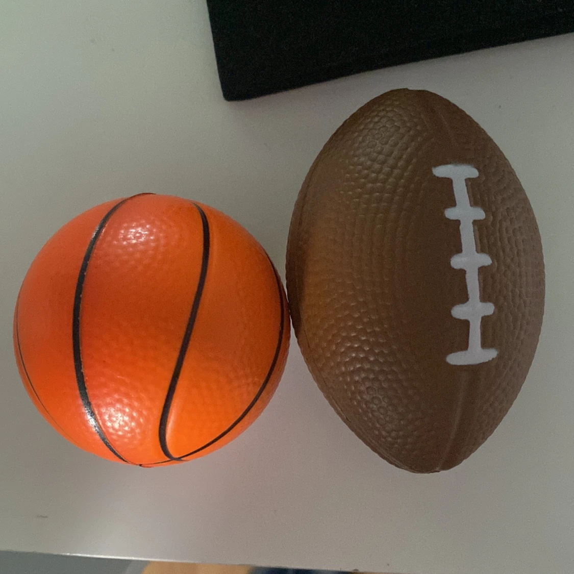 Två bollar köp gärna - 90