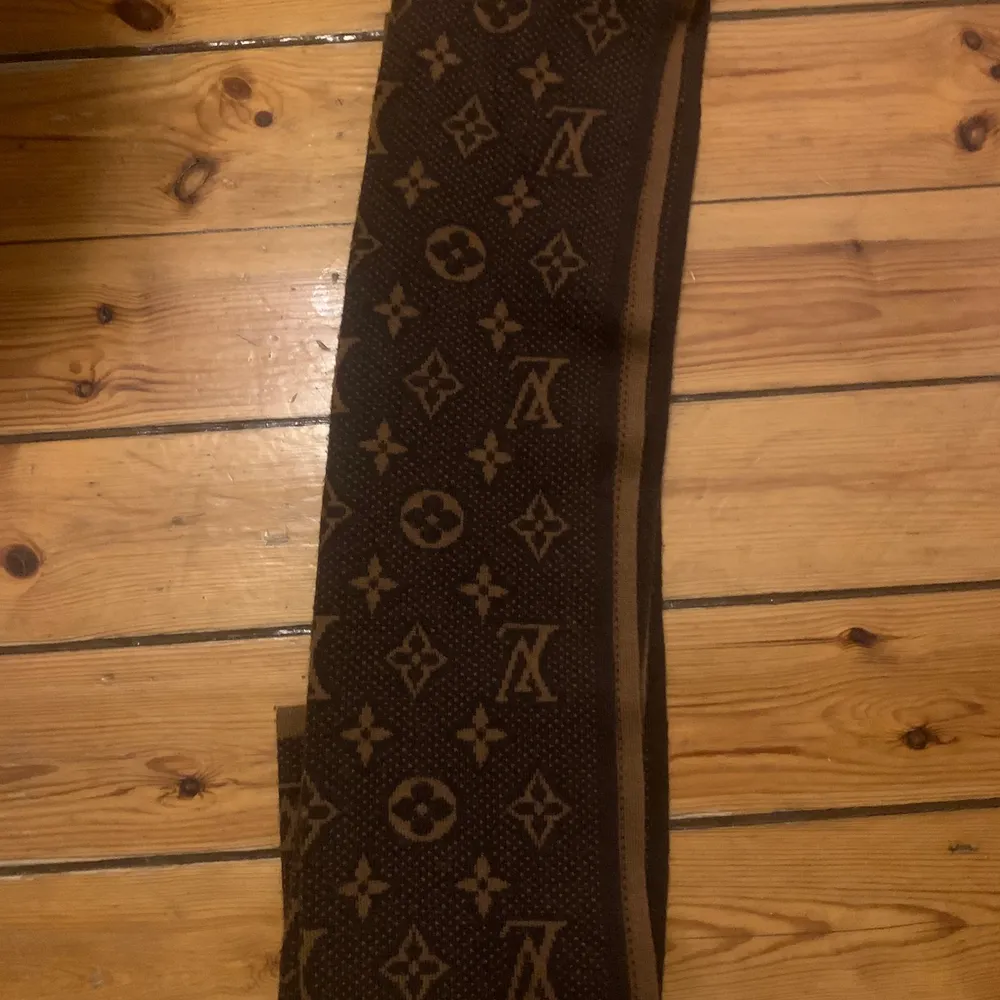 Den är väldigt sällsynt och inte många som har.säljer pga att jag bytt stil.. Accessoarer.