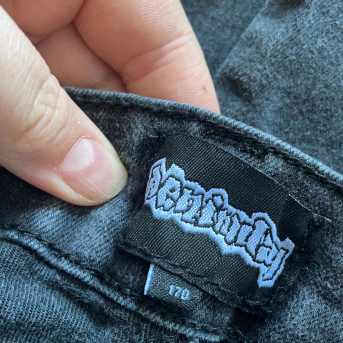 Svarta jeans strl 170  - 91