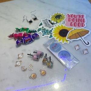  Ett kit 🎁💕 - Ett kit hör av dig om du är intresserad och om man beställer av mig får man ett tänk ju Stickers en godis och  en gåva🎁💕