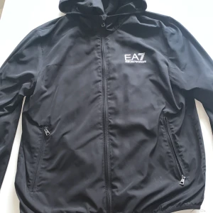 Armani vindjacka - Armani jacka nyskick.